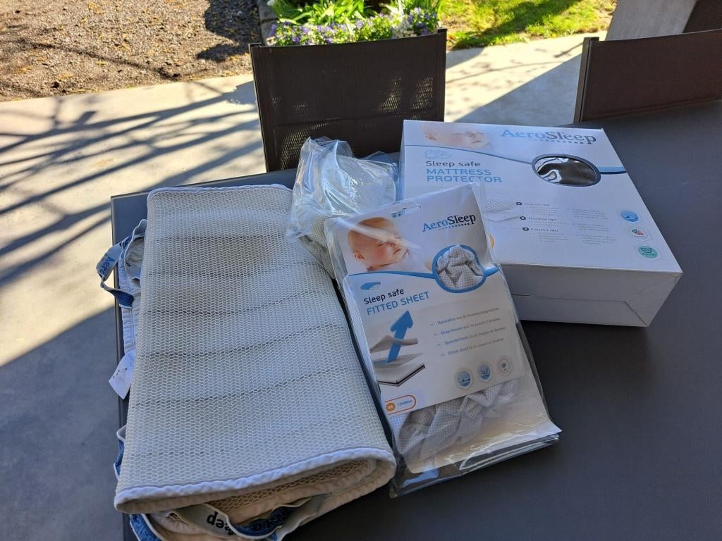 AeroSleep Matrasbeschermer + 2 hoeslakens (60x120), Kinderen en Baby's, Kinderkamer | Beddengoed, Ophalen, Gebruikt, Jongetje of Meisje