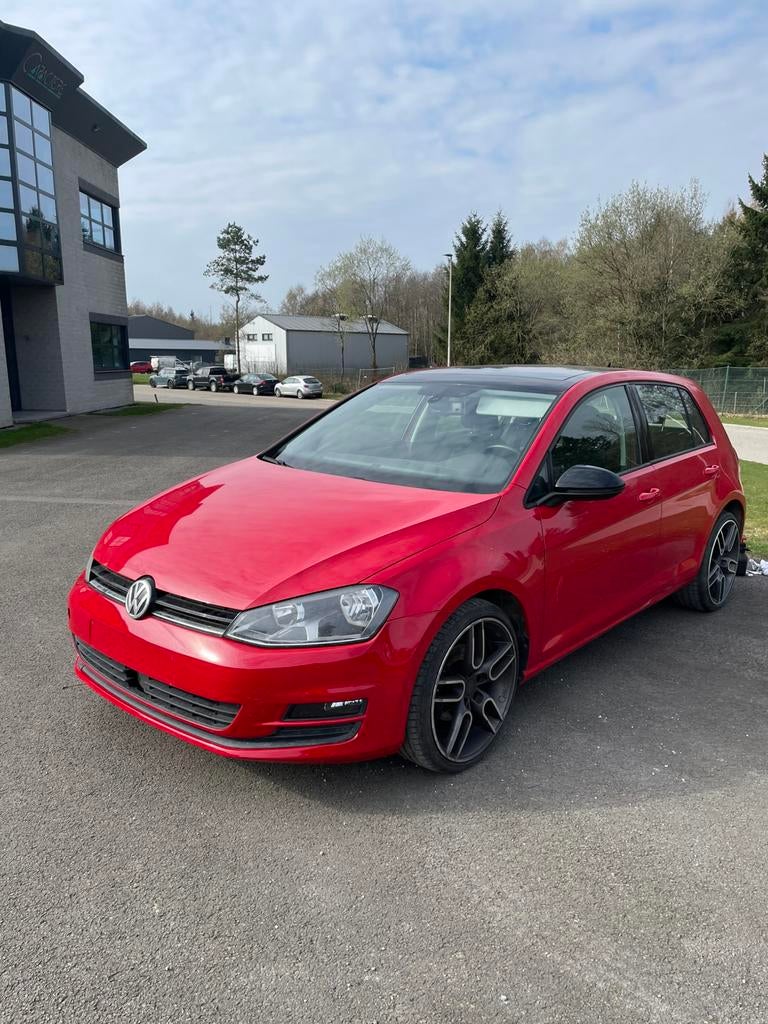Golf 7 1.6 tdi toit ouvrant, Bluetooth, Achat, Noir, Électrique