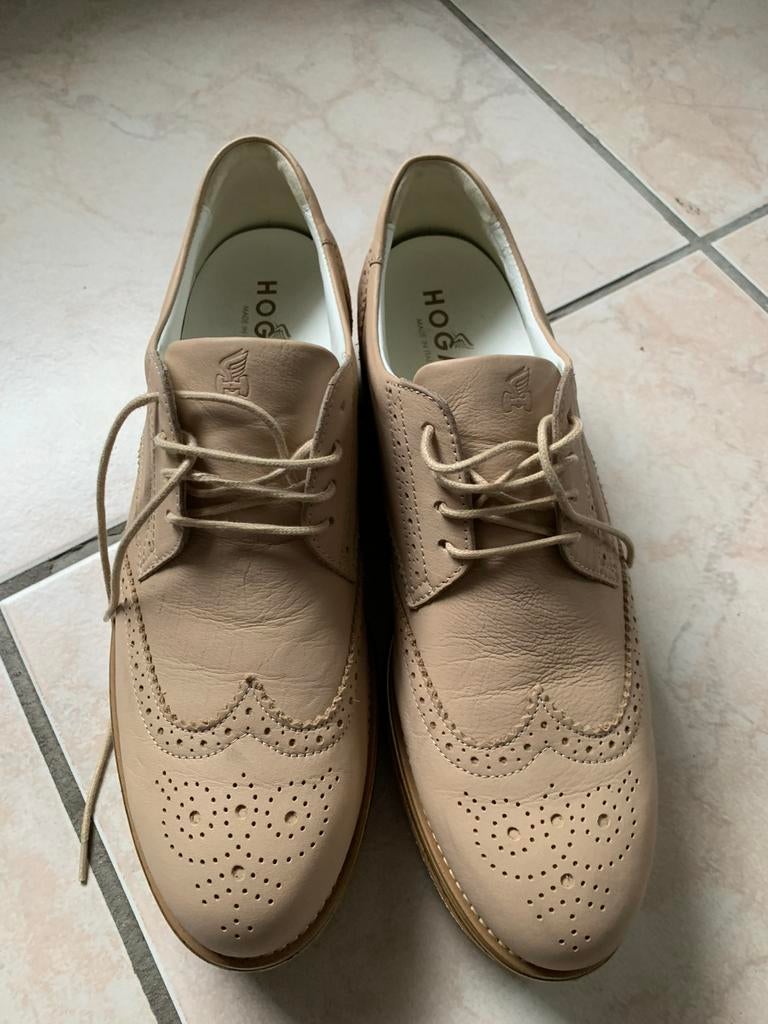 Klasse schoenen Hogan 41 beige kwaliteitsleer als nieuw, Ophalen, Schoenen met lage hakken, Beige, Zo goed als nieuw