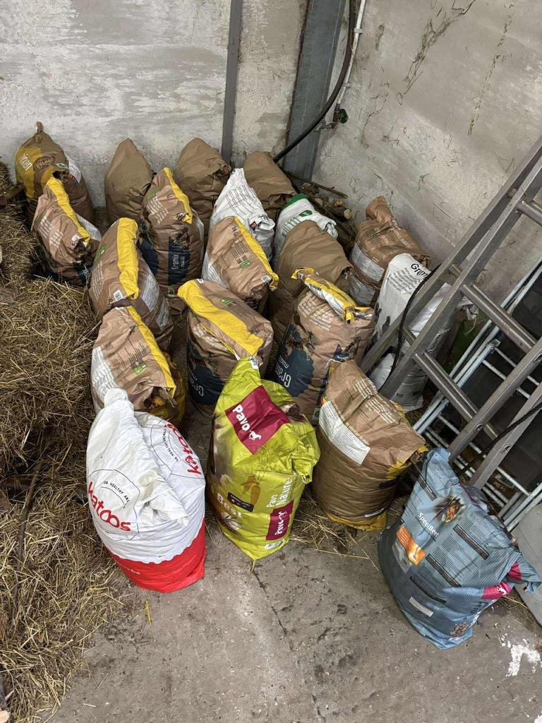 Paardenmest GERESERVEERD, Ophalen