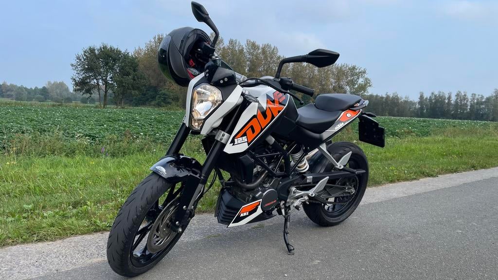KTM Duke 125 cc rijbewijs A1/B, Motoren, Particulier, 125 cc, 11 kW of minder, Sportuitlaat