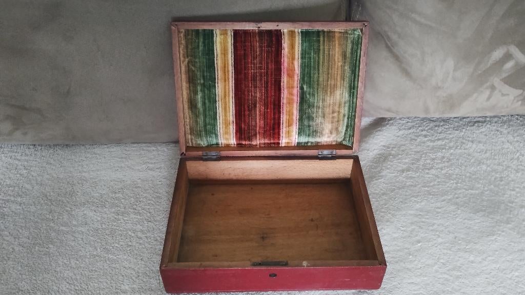 oude houten naaidoos naaikist roodbruin mooi patina, Ophalen of Verzenden