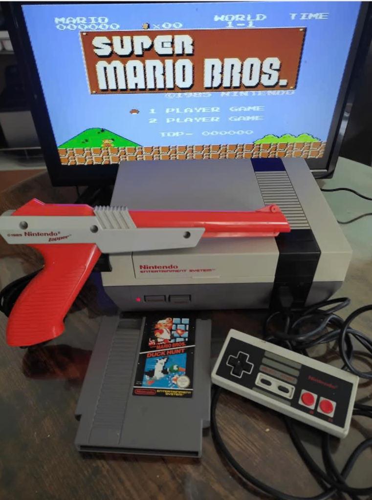 Nintendo NES action set super Mario Bros + le, Consoles de jeu & Jeux vidéo, Consoles de jeu | Nintendo NES, Comme neuf, Avec 3 manettes ou plus