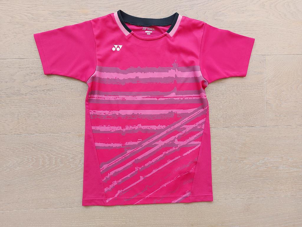 YONEX badmintonshirt Viktor Axelsen 140 = 10 jaar NIEUWSTAAT, Sport en Fitness, Badminton, Zo goed als nieuw, Kleding, Ophalen of Verzenden