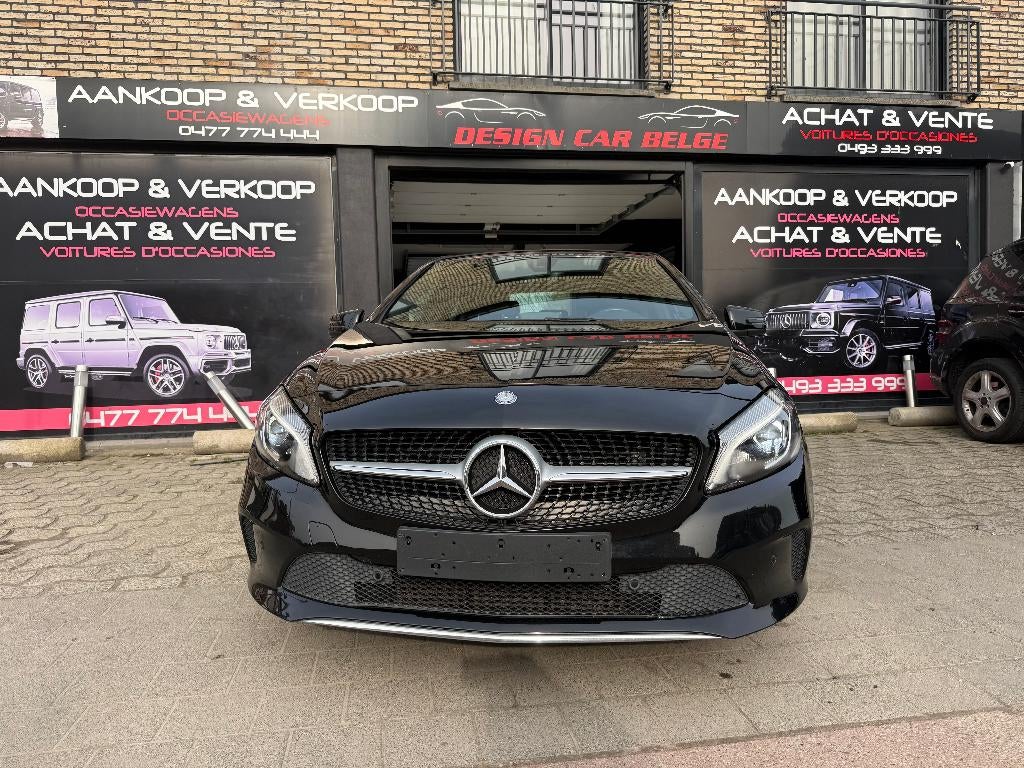 Mercedes A180 Benzine Automaat Volledige opties, Auto's, Automaat, Parkeersensor, Zwart, Leder