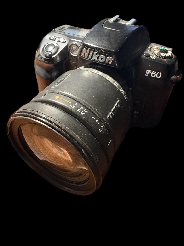 Analoge Nikon F60 kleinbeeldcamera met zoomlens Tamron, Enlèvement, Comme neuf, Reflex miroir, Nikon