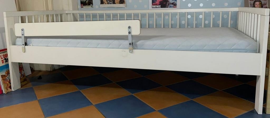 Lit IKEA + matelas + barrière 70160, 70 à 85 cm, Utilisé, 140 à 160 cm, Enlèvement