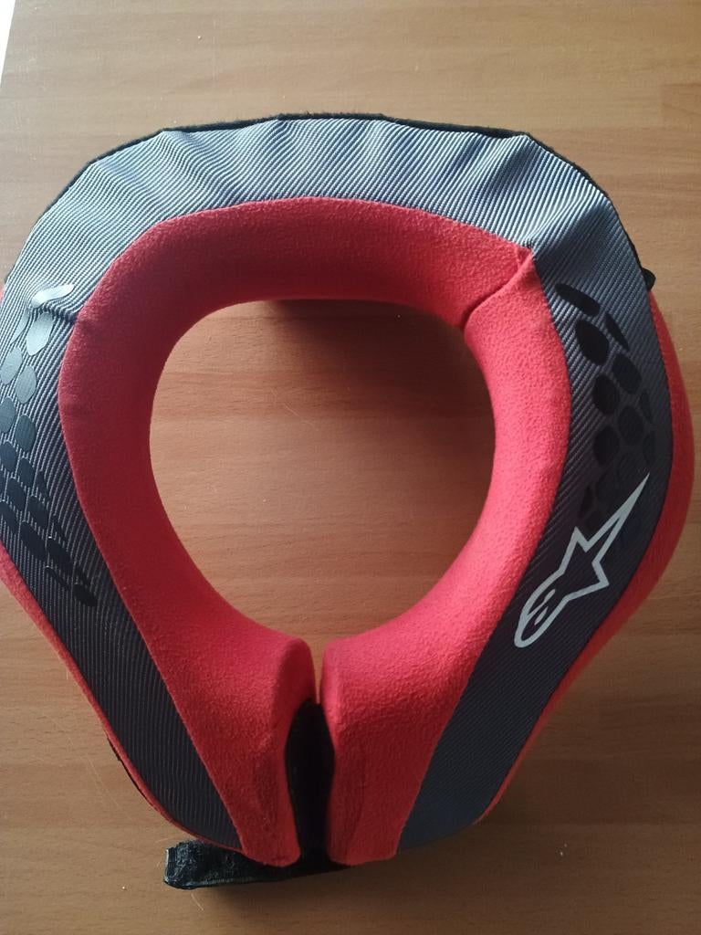 Nekbrace, Sport en Fitness, Overige Sport en Fitness, Ophalen, Zo goed als nieuw