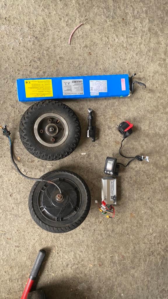 Pièces de marche, Enlèvement, Comme neuf