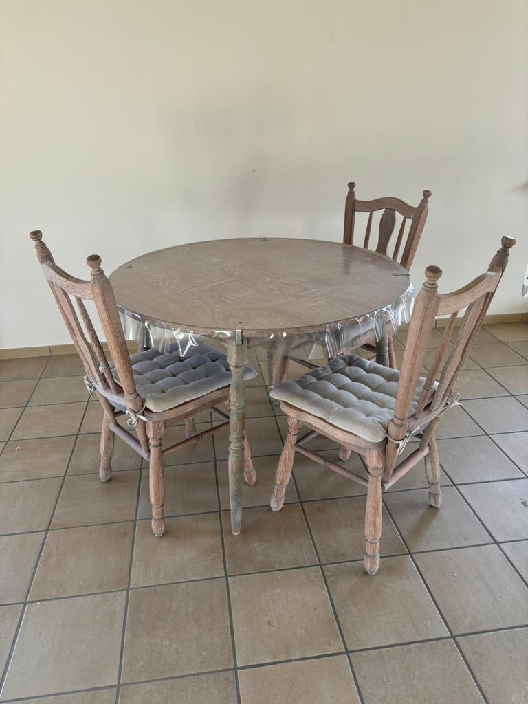 Eettafel met stoelen, Enlèvement, Utilisé