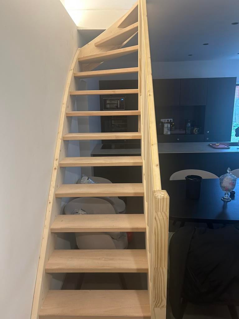 Nieuwe trap, Ophalen, Zo goed als nieuw, Trap