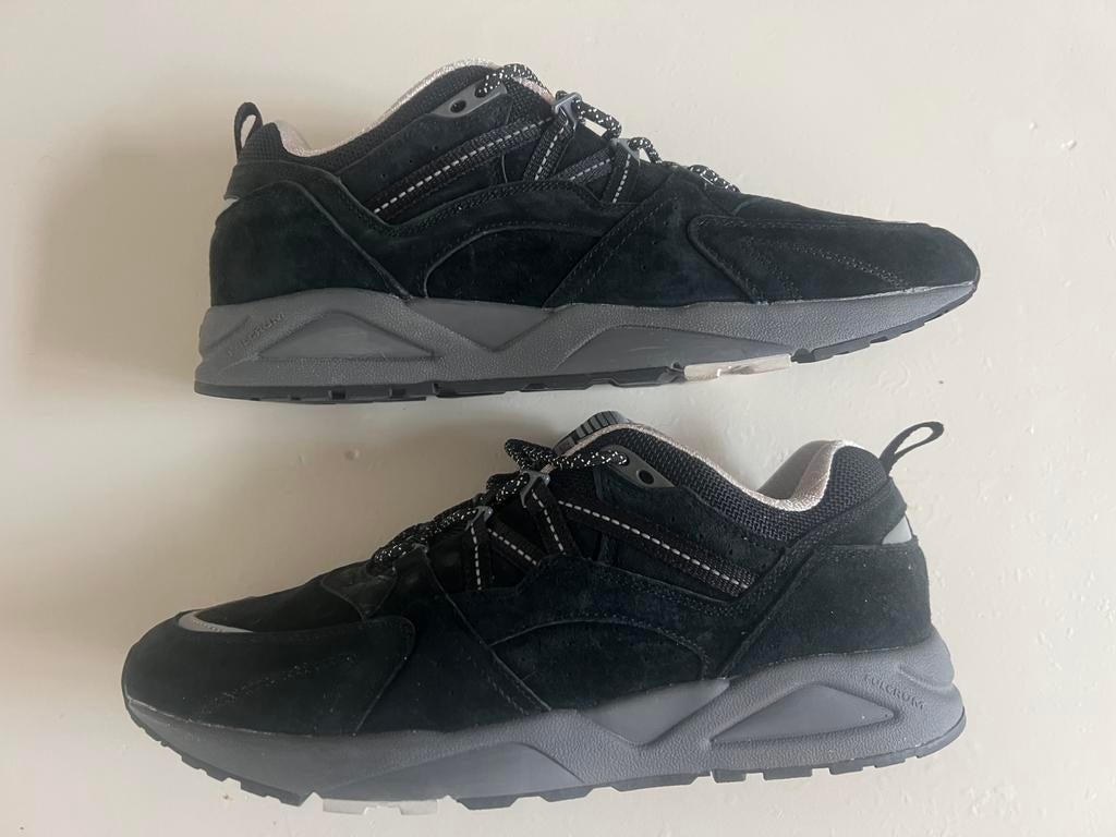 Karhu Fusion 2.0 zwart nieuw (44), Vêtements | Hommes, Chaussures, Enlèvement, Comme neuf, Noir