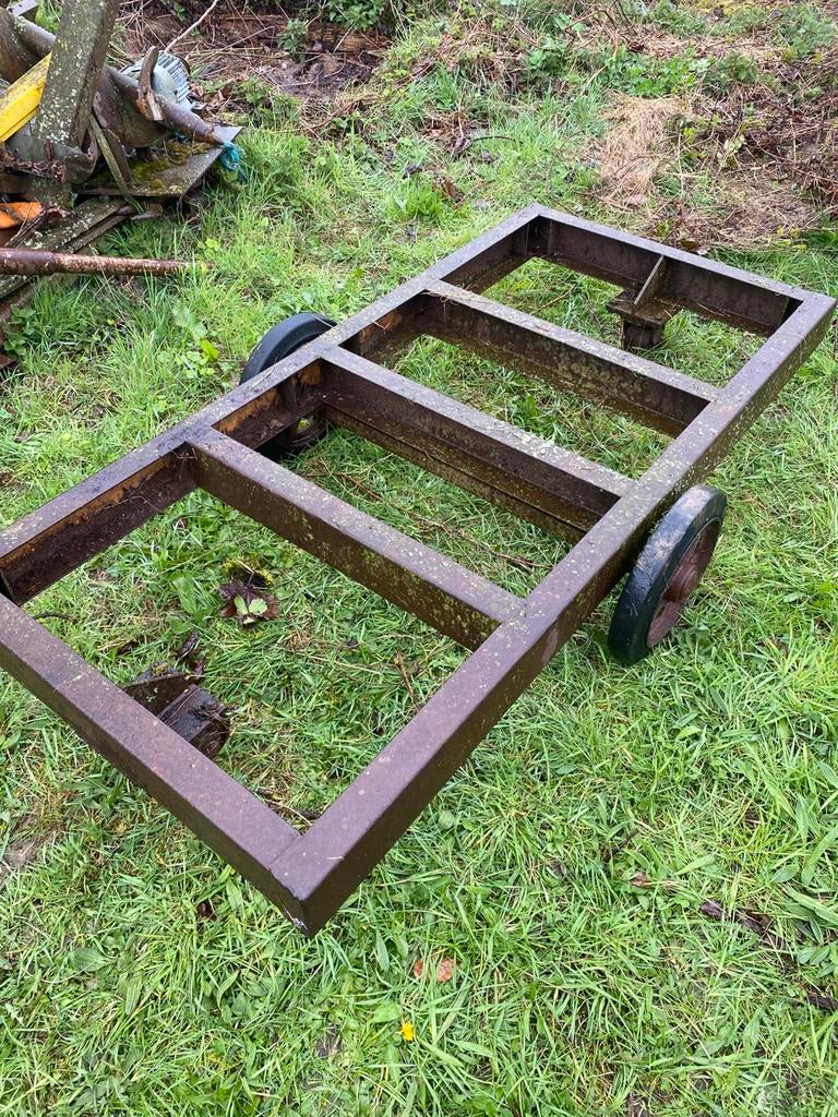 petit chariot, charette , remorque bien solide, Enlèvement, Utilisé