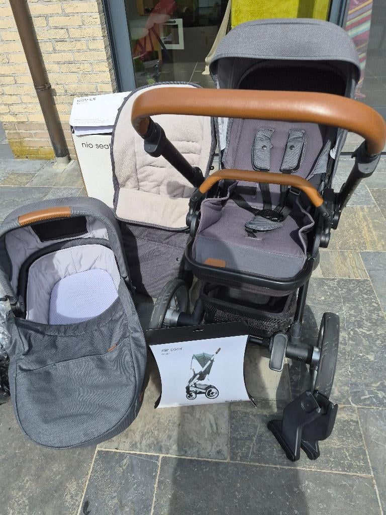 Buggy Mutsy Nio met draagmand en zitje, veel accessoires, Kinderen en Baby's, Buggy's, Ophalen, Zo goed als nieuw, Overige merken