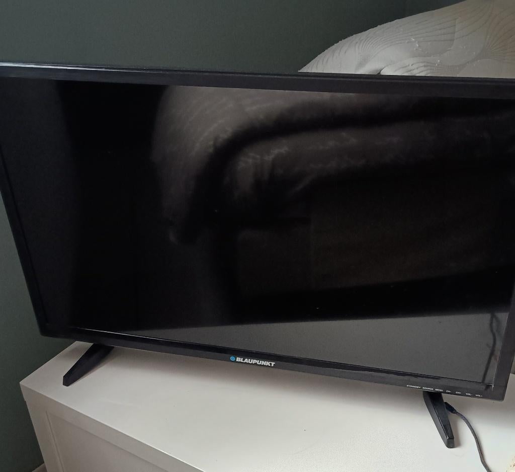 TV de marque Blaupunkt sur pied noir 32 '' LED A+, Enlèvement, Utilisé, LED