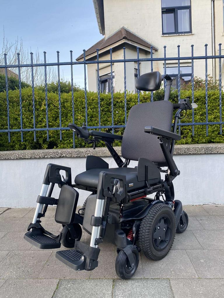 Quickie Q400m elektrische rolstoel nieuwstaat, Diversen, Rolstoelen, Ophalen of Verzenden, Inklapbaar, Zo goed als nieuw