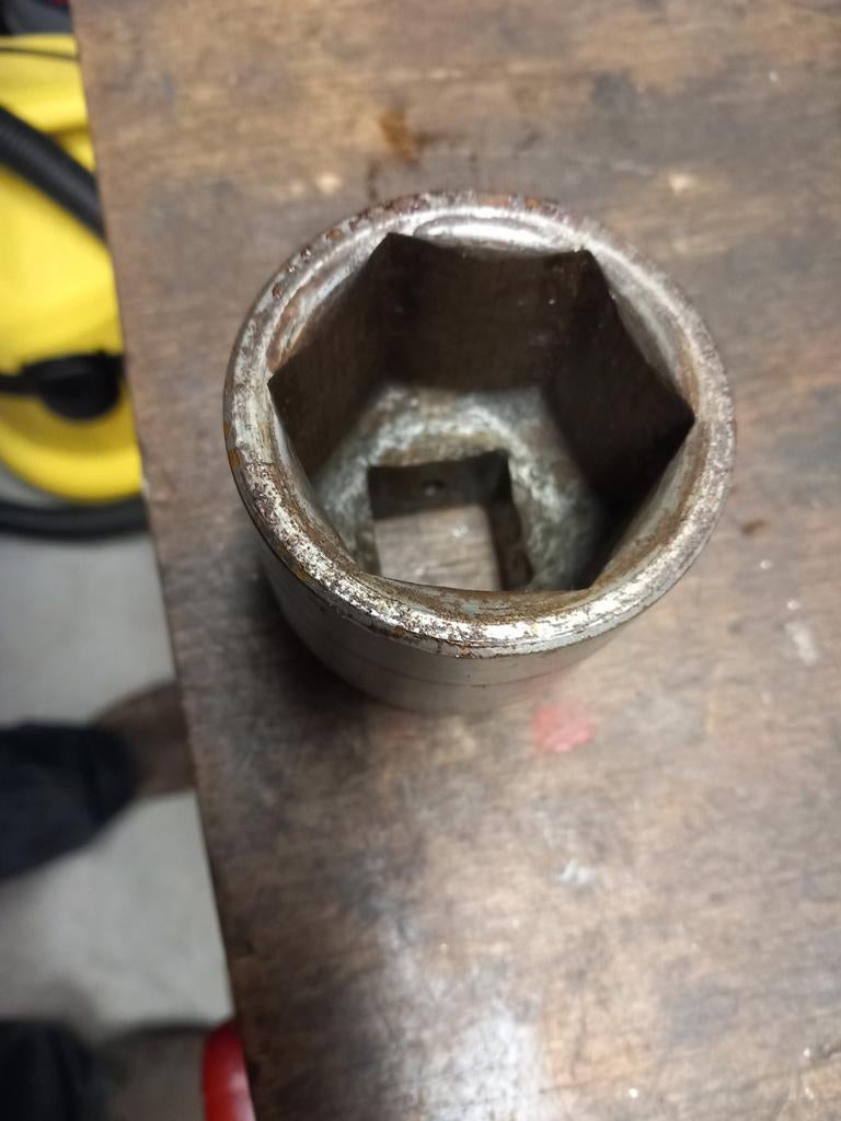 Douille 46 FACOM, Enlèvement ou Envoi