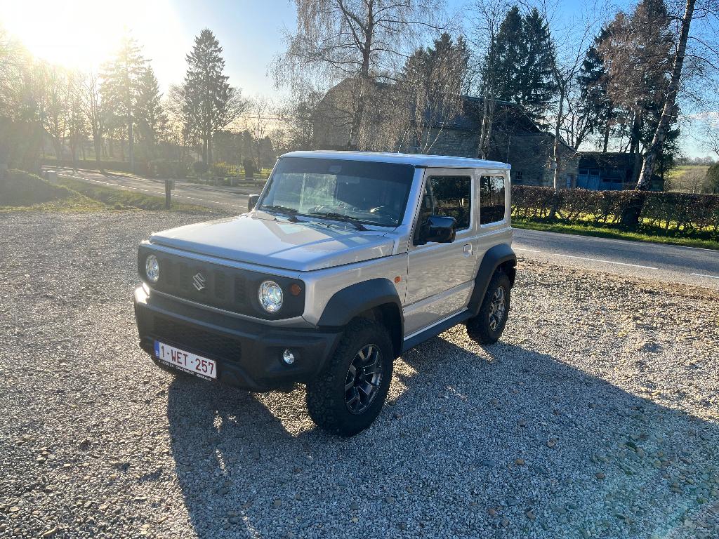 Suzuki Jimmy GLX 4 places, Autos, Suzuki, Argent ou Gris, Achat, Boîte manuelle, Noir