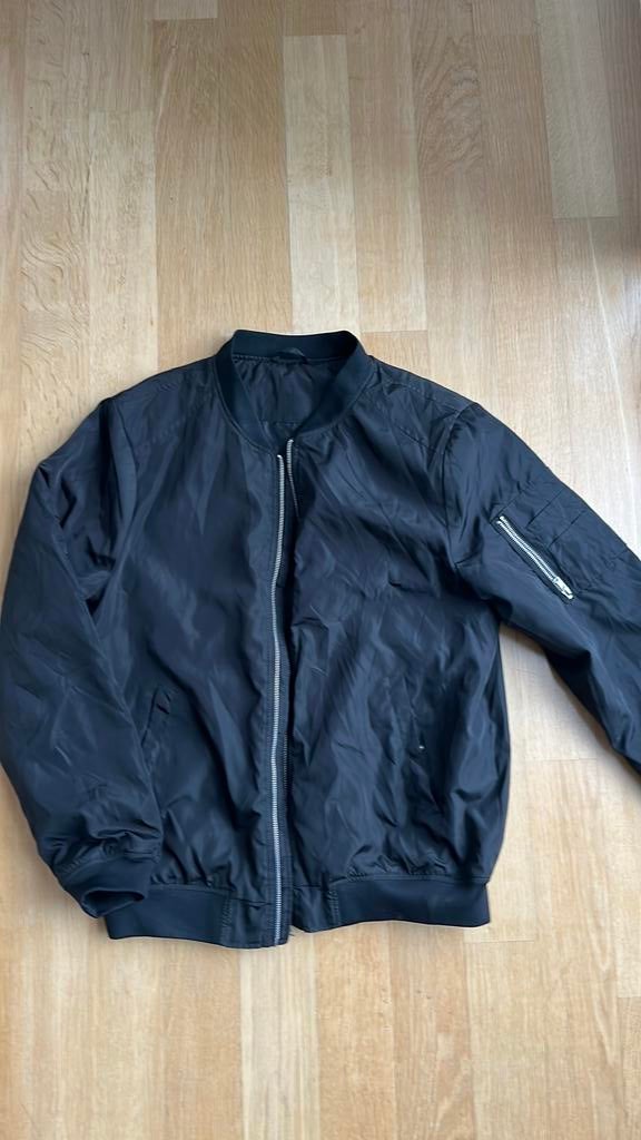 Zwart bomberjack maat L, Ophalen