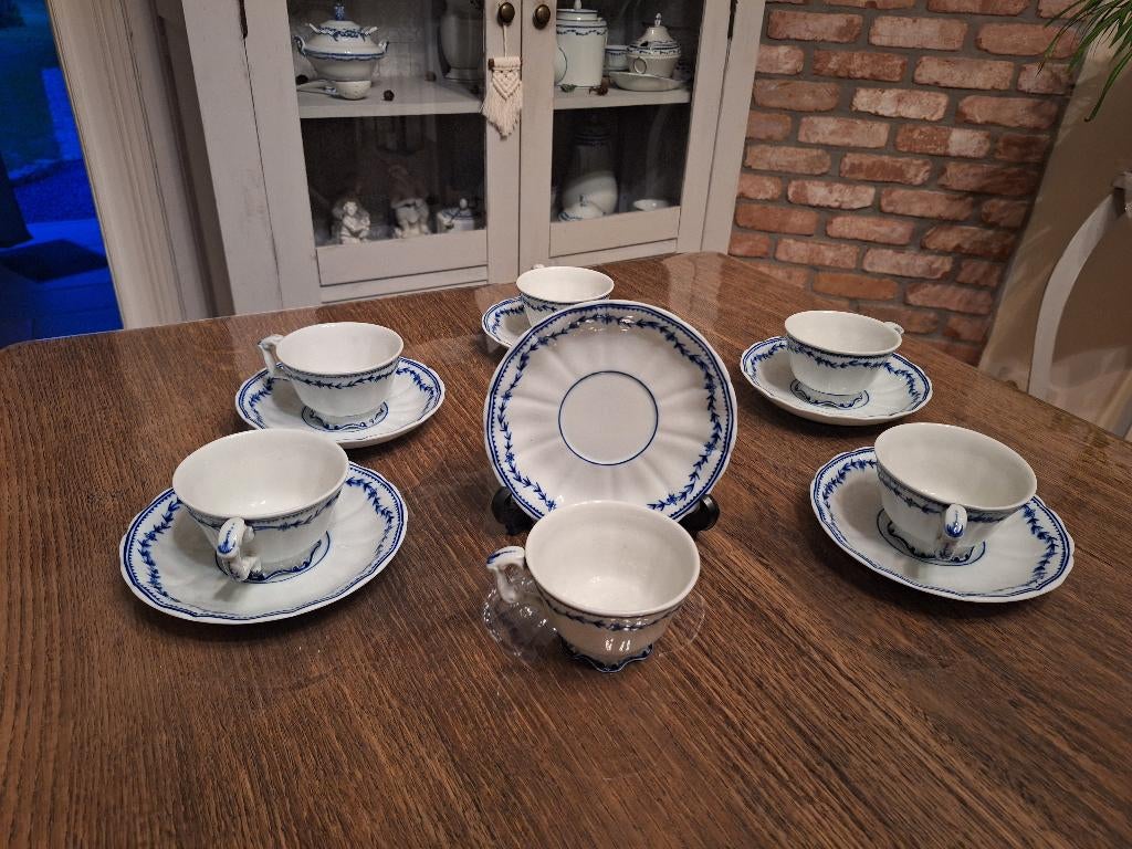 Porcelaine tournai : laurier fleuri, Antiquités & Art, Antiquités | Porcelaine, Enlèvement