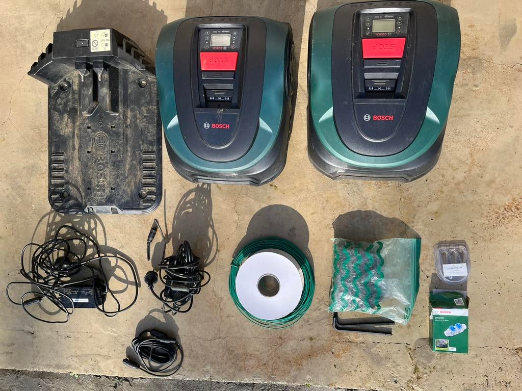 2 defecte Bosch Indego robotmaaiers, Jardin & Terrasse, Tondeuses robotisées, Enlèvement, Utilisé, 20 à 25 cm
