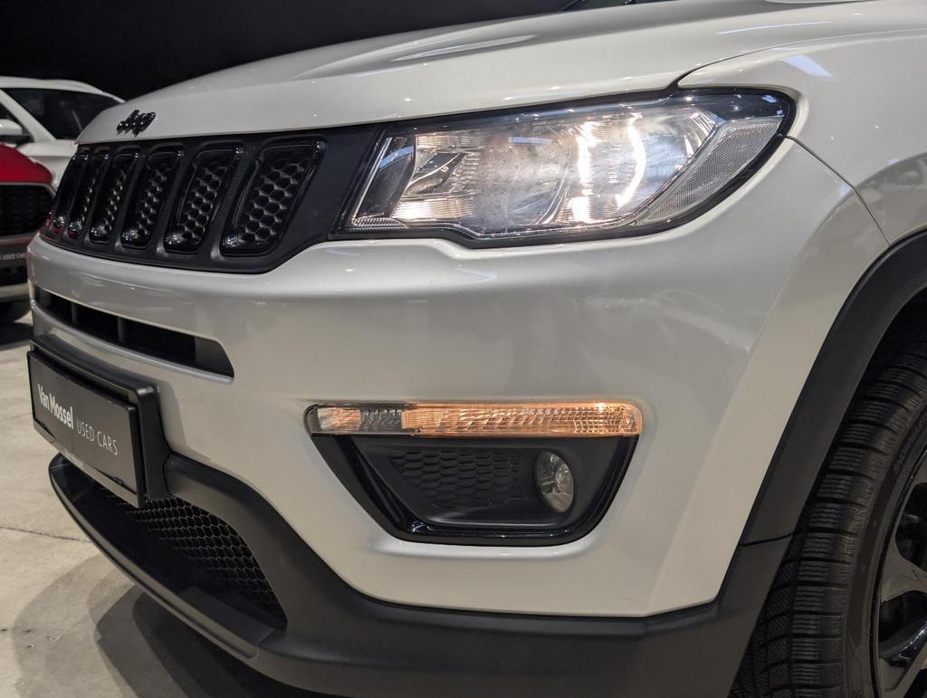 Jeep Compass Night Eagle jeep compass NAVI | STUUR + ZETEL V, Gebruikt, Zwart, 4 cilinders, 1505 kg