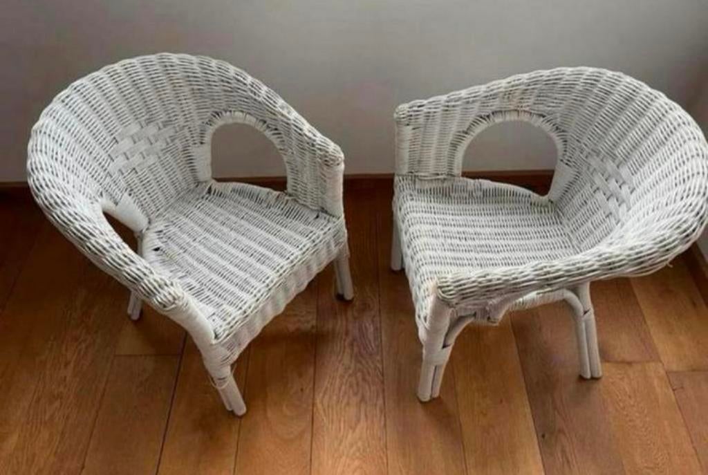 2 kinderzeteltjes, Rieten/ rotan stoeltjes, Ophalen, Zo goed als nieuw
