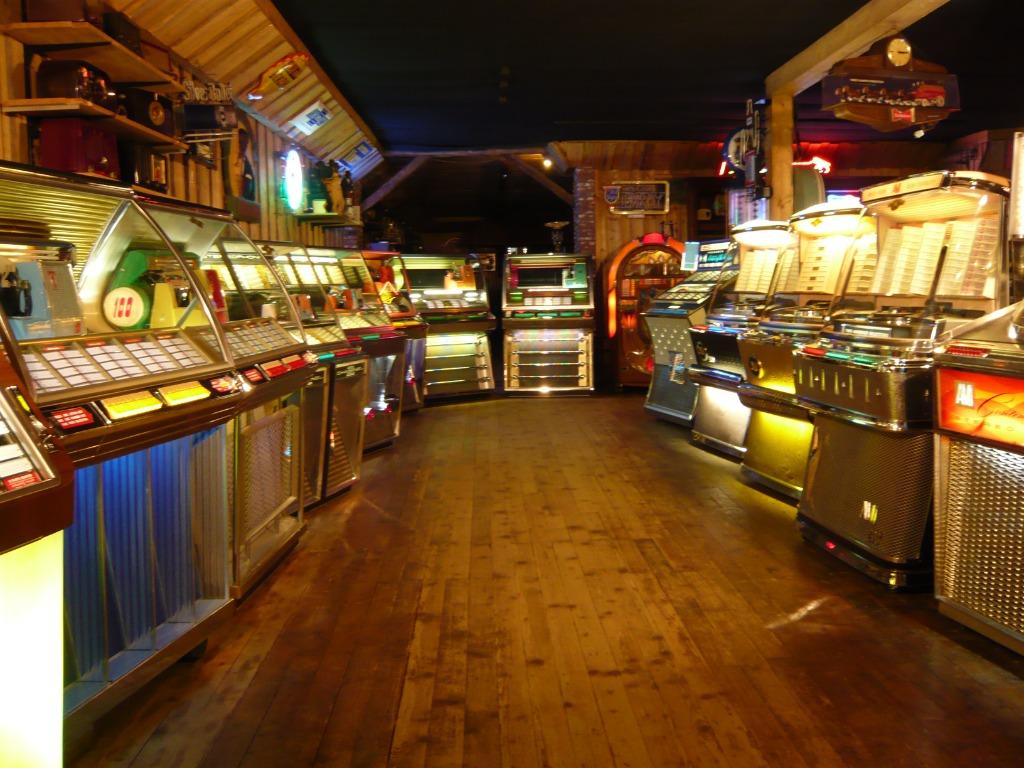 grote col jukebox TE KOOP zondagmiddag en  op  afspraak, Ophalen of Verzenden, Zo goed als nieuw, 1950 tot 1960, Overige merken