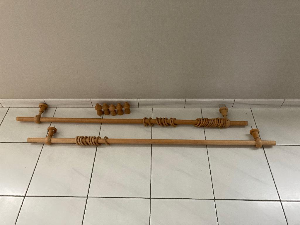 Houten ophangsysteem voor gordijnen, lengte 1m40. Perf. st., Ophalen, Gebruikt, Bruin