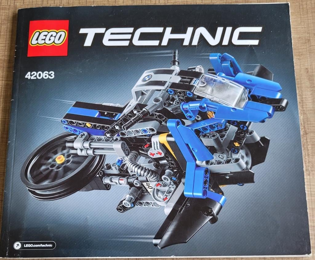 Lego Technic bouwboekje: BMW motor - doos 42063 (2017), Ophalen of Verzenden, Gebruikt, Losse stenen, Lego