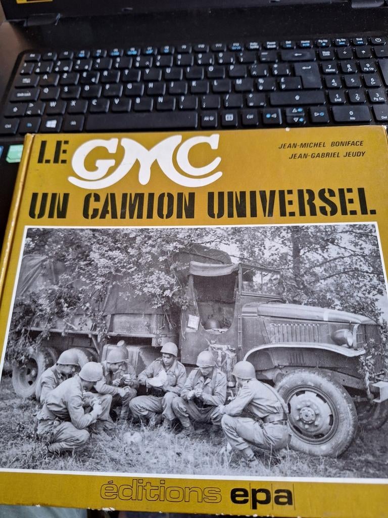 BOEK GMC, Ophalen of Verzenden