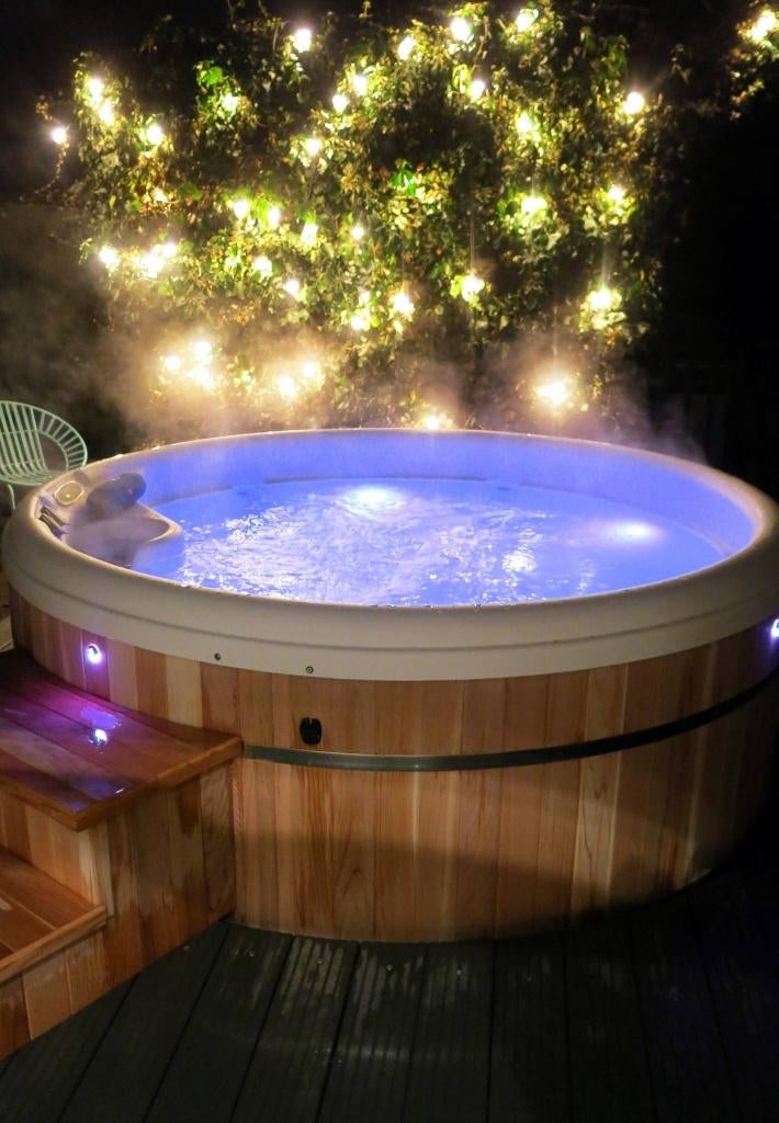 Jacuzzi hybride chauffé à bois et ou électrique Bois cédre, Enlèvement ou Envoi, Neuf