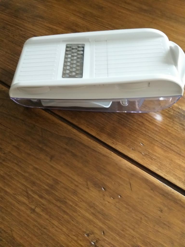 Mandoline. Râpe., Enlèvement, Comme neuf