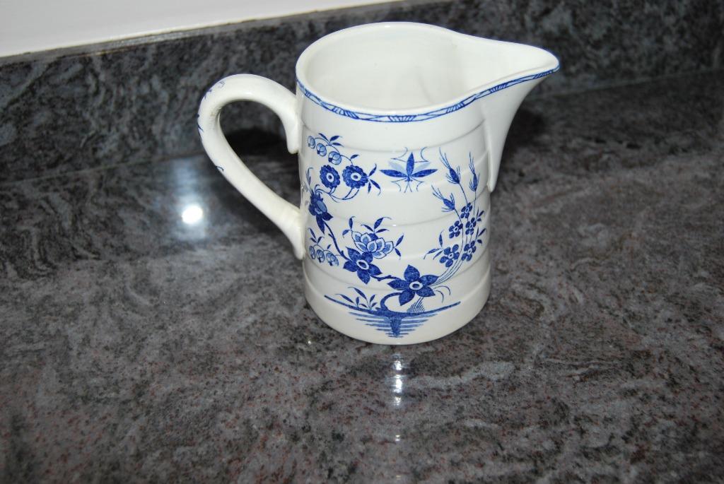 BOCH GRAND BOUQUET. CRUCHE A EAU, Antiquités & Art, Enlèvement ou Envoi