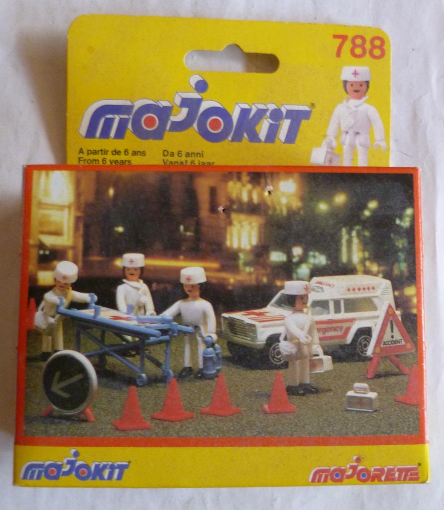 Majokit 788 Ambulance, Ophalen, Zo goed als nieuw, Auto
