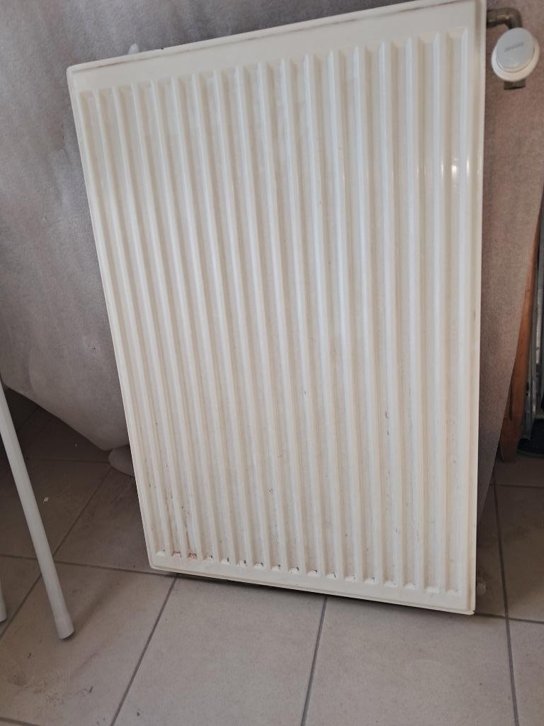 Radiateur chauffage central avec vanne thermostatique, Thermostaat, Ophalen of Verzenden, Zo goed als nieuw, 60 tot 150 cm