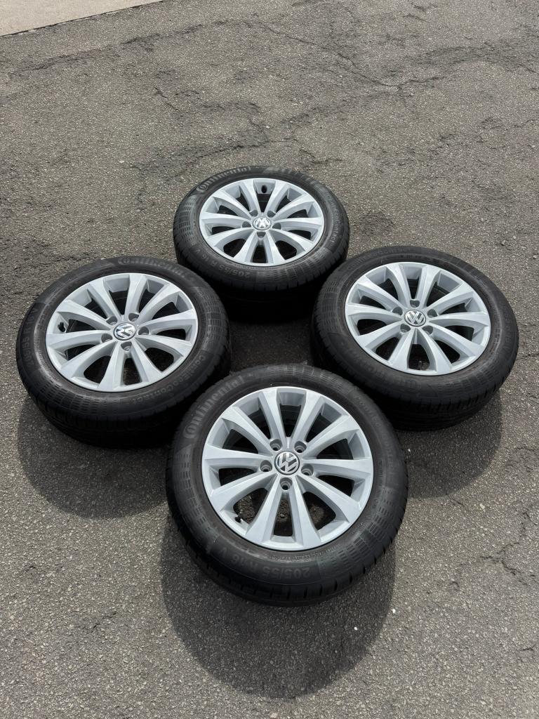 VW jantes et pneus 205 55 16 Continental, Pneus et Jantes, 16 pouces, Pneus été, 205 mm