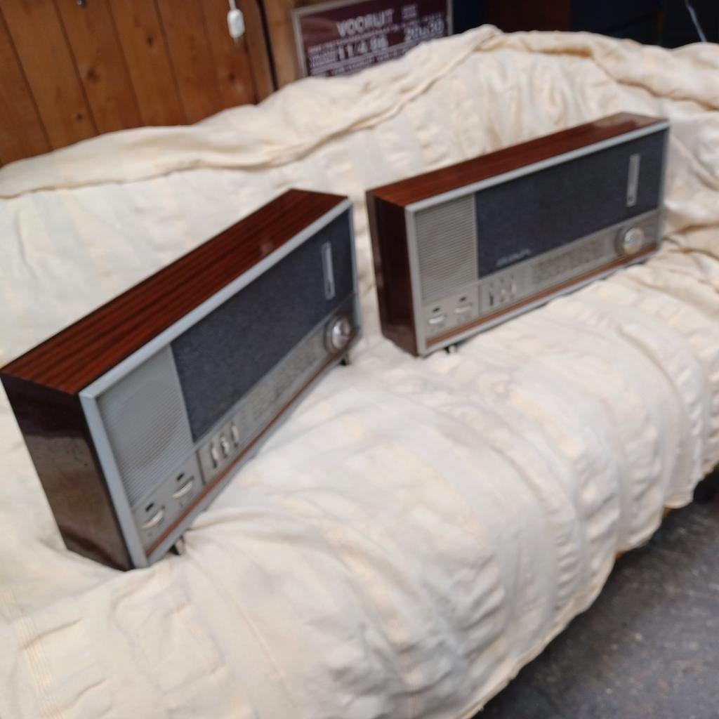 2 SBR R29 hoogglans radio, Antiek en Kunst, Ophalen of Verzenden