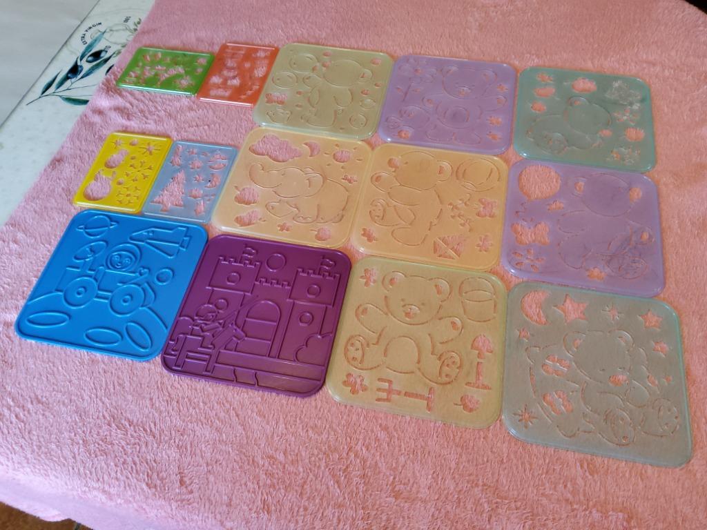 10 Pochoirs Tupperware. Bon état. Voir photos, Enfants & Bébés, Enlèvement, Utilisé