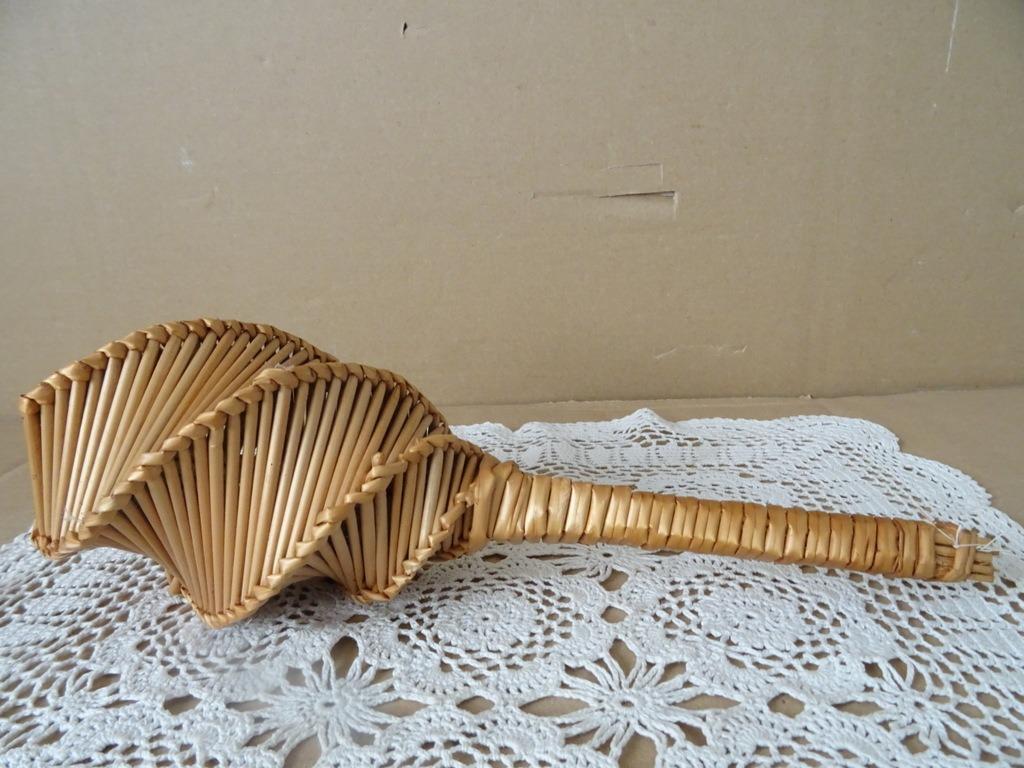 Hochet tressé vintage India Maraca shaker en rotin 28cm 1970, Enlèvement ou Envoi