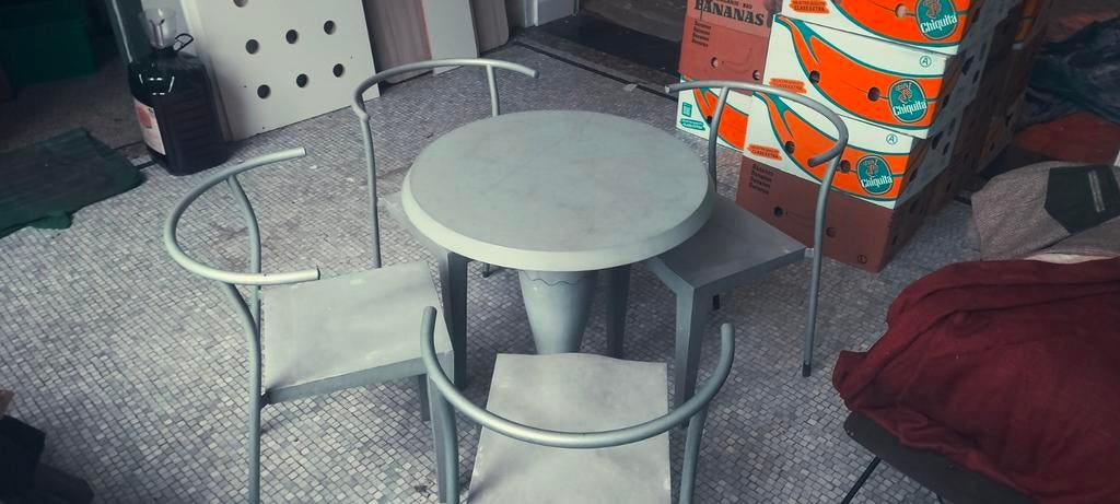 Table + 4 chaises Starck Kartell Design Vintage, Enlèvement