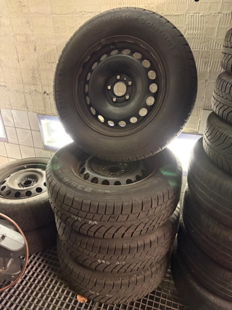 4 jantes en tôle avec pneus hiver Continental 235/65/17, Pneus et Jantes, Pneus hiver, 17 pouces, Enlèvement