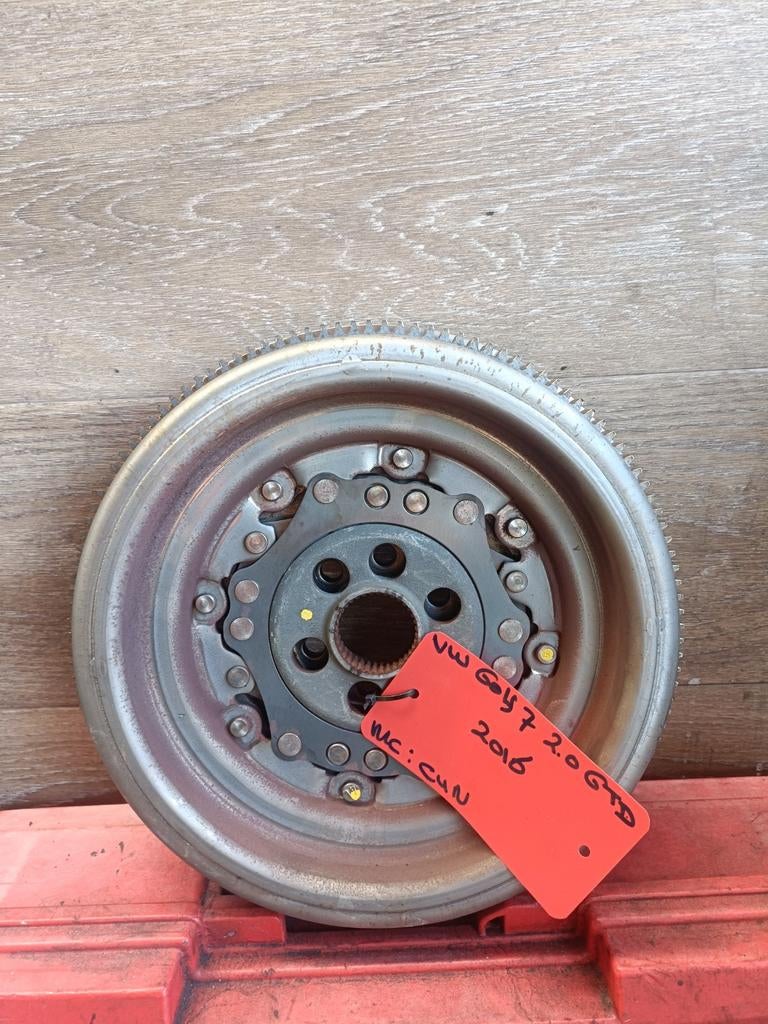 Volant moteur Golf 7 2.0 GTD 03L105266DF, Enlèvement ou Envoi