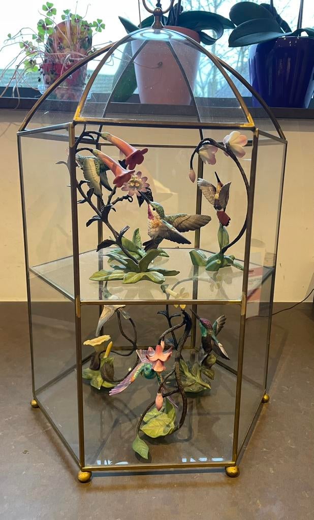 Porselein met brons, Ophalen