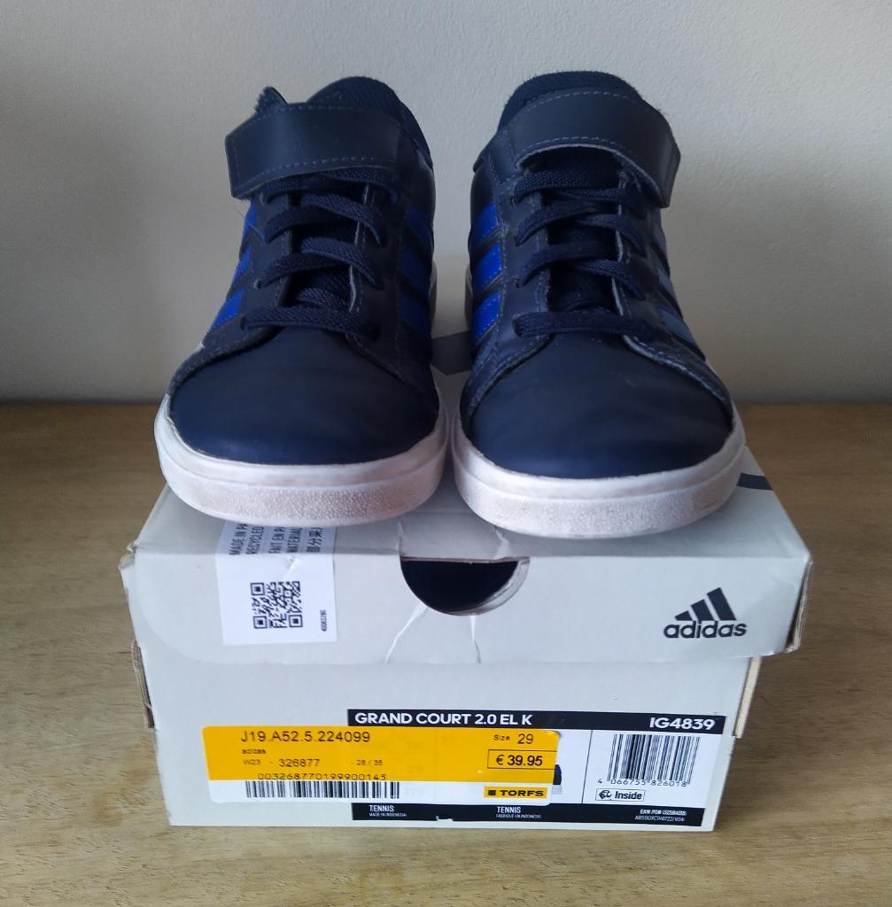 Adidas sneakers, Kinderen en Baby's, Kinderkleding | Schoenen en Sokken, Zo goed als nieuw, Schoenen, Jongen of Meisje, Ophalen