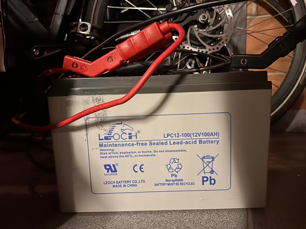 Te koop: Leoch 12V 100Ah AGM‑batterij, Ophalen, Gebruikt