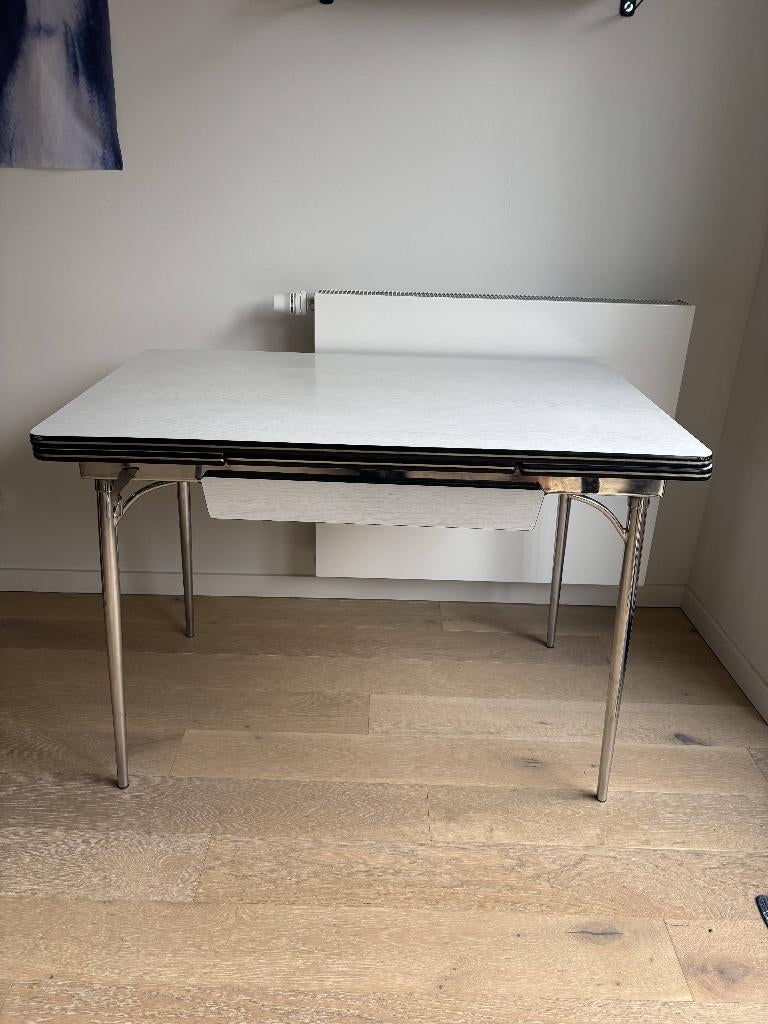 Table en formica, Maison & Meubles, Tables | Tables à manger, Utilisé, Enlèvement