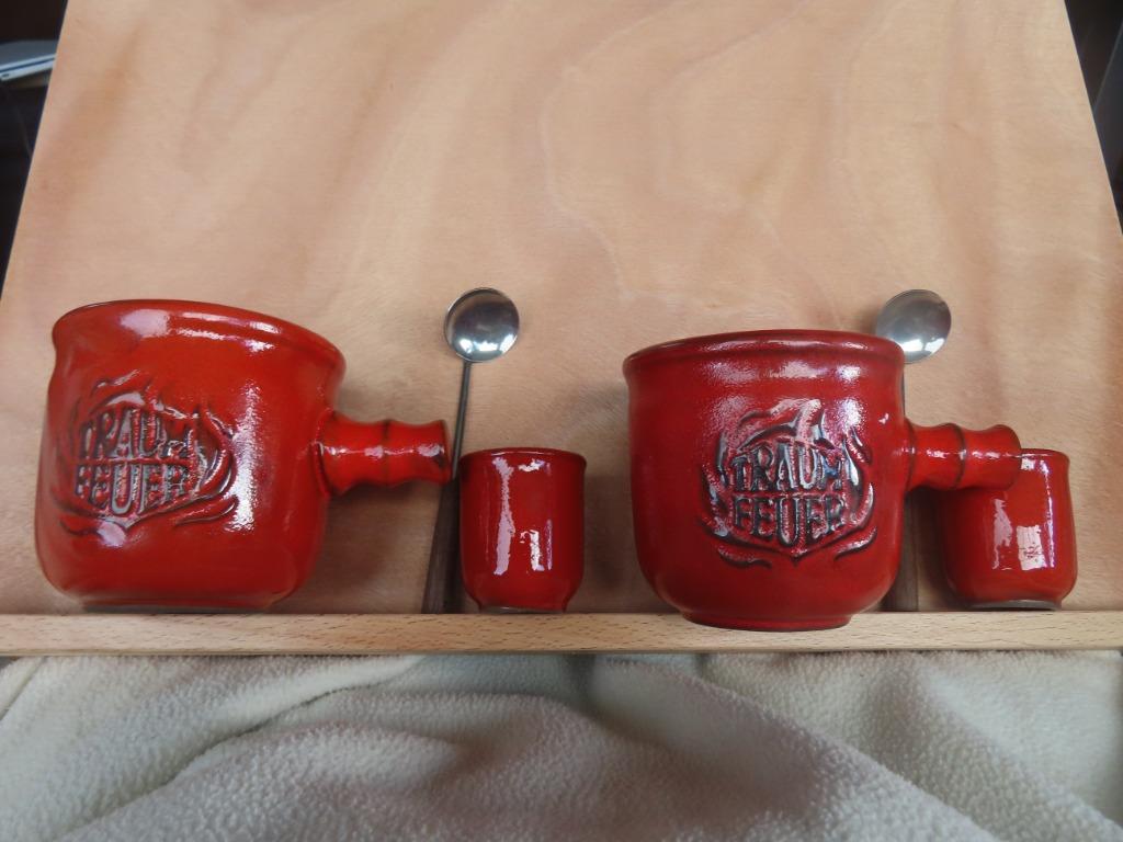 NOUVEAU/Set Traum Feuer/avec 2 tasses, 2 gélules et 2 cuillè, Neuf, Enlèvement ou Envoi, Poterie, Autres styles