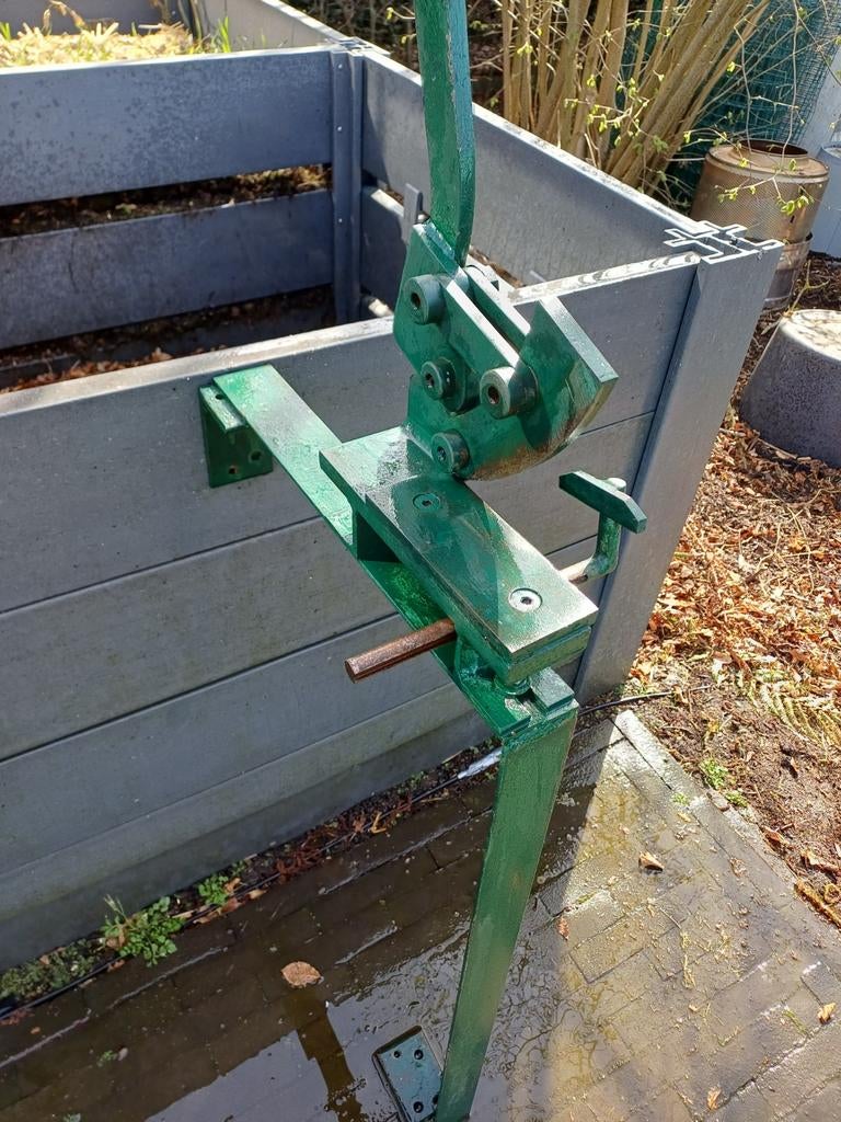 Platenknipschaar handmatig met onderstel, Ophalen, IJzer