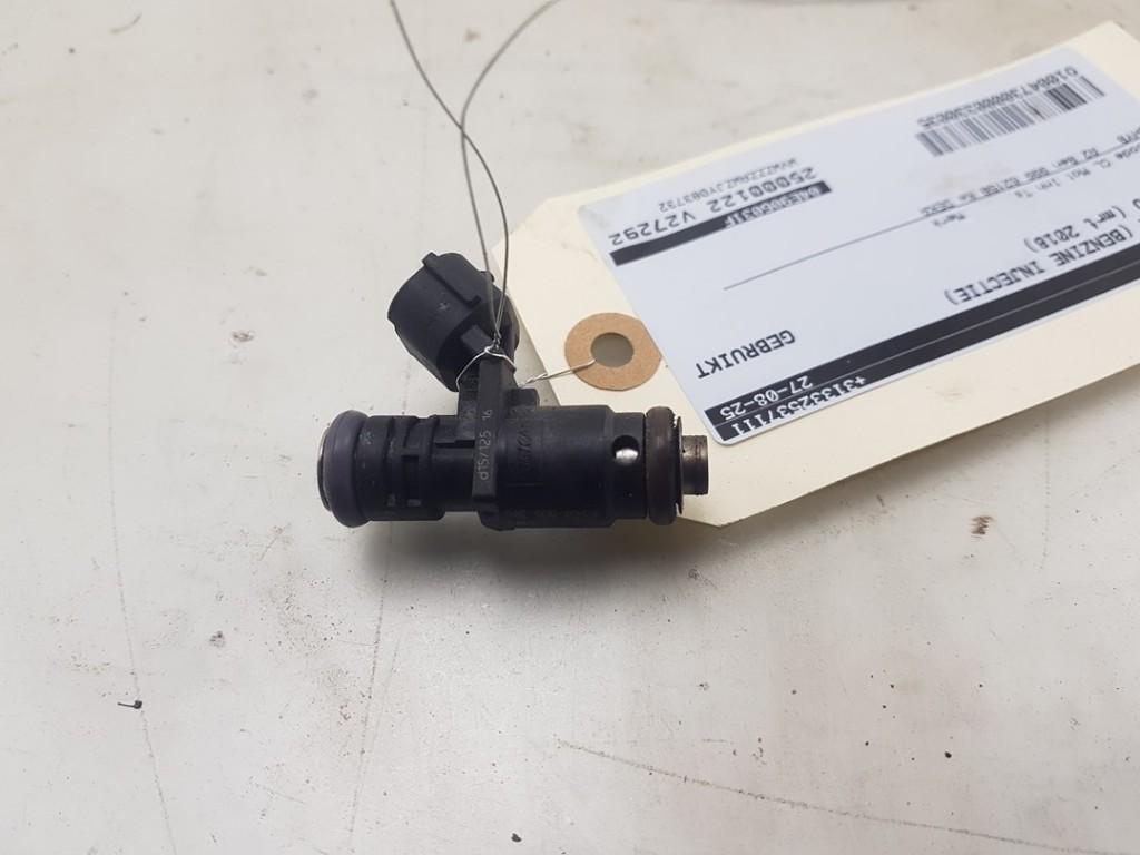 INJECTOR BRANDSTOF Polo VI (AW1) (|04E906031F|04E906031H|), Auto-onderdelen, Gebruikt, Volkswagen